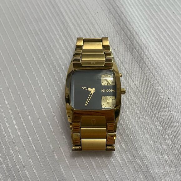 Nixon The Banks Gold Watch Needs Battery Rare - Picture 1 of 7